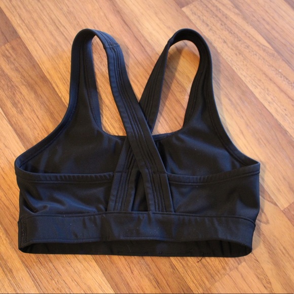 Under armour sports bra -size xs - Picture 2 of 3